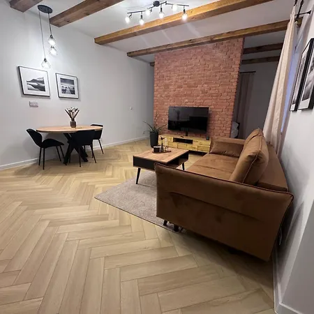 Apartment Szkolna 13 *