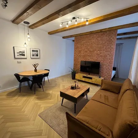 Apartment Szkolna 13 *